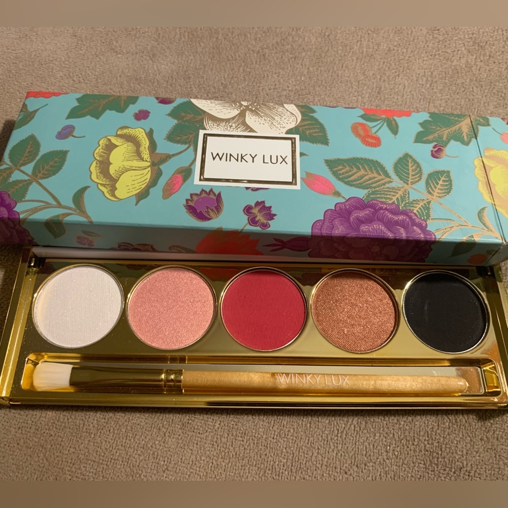 Winky Lux Smoke & Roses palette